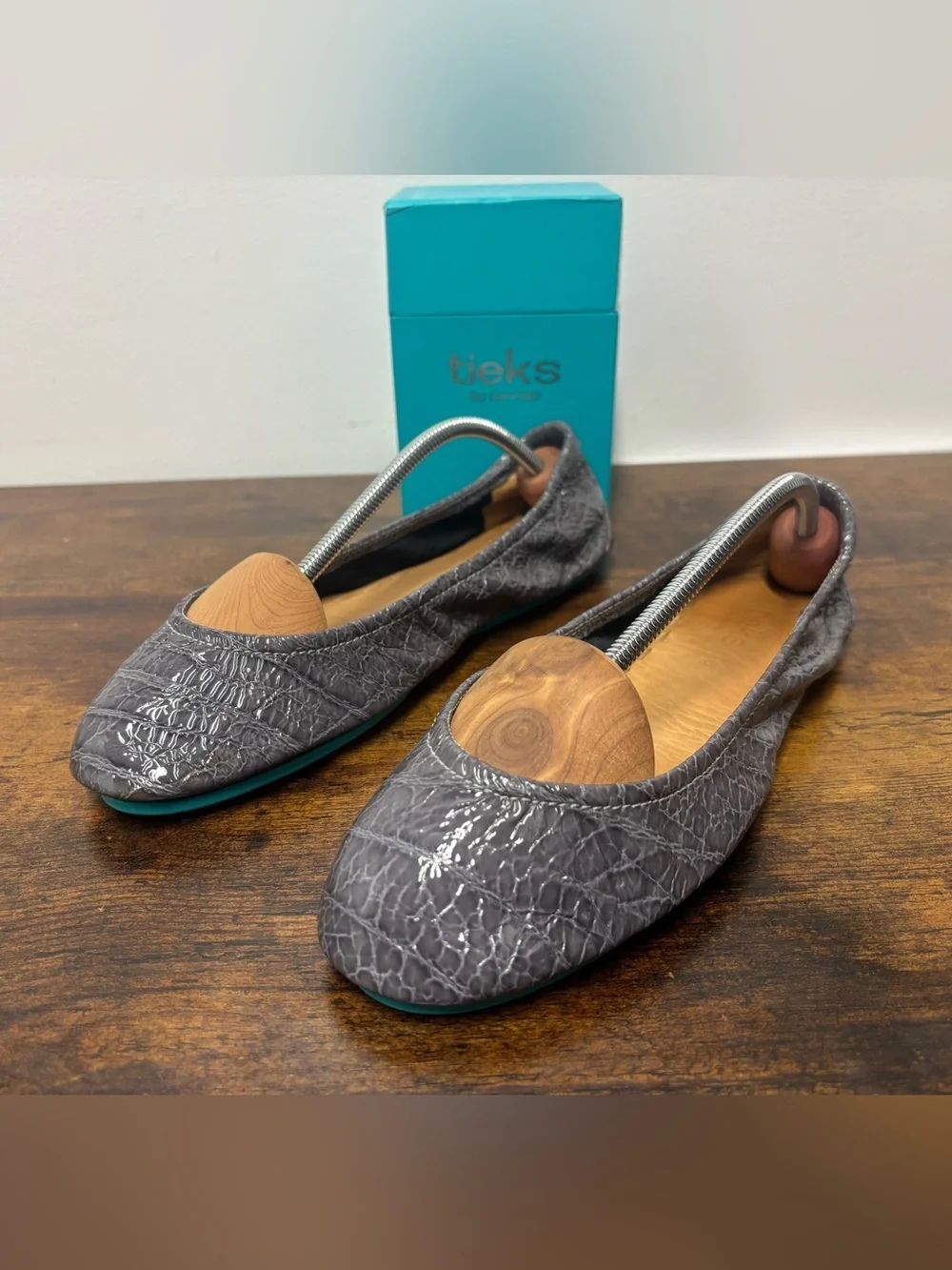 TIEKS By Gavrieli Women's 8 Slate Grey Croc Print Patent Leather Ballet Flats